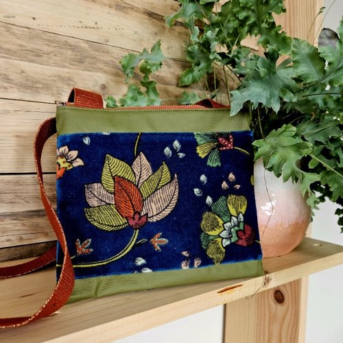 sac-caramel-indie-velours-vert-olive-1