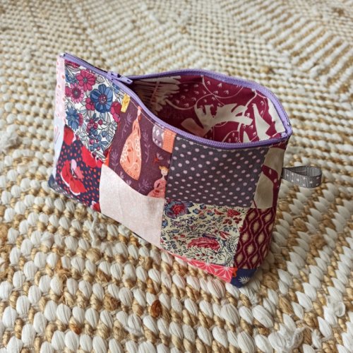 trousse-speciale-patch-tons-violet-1