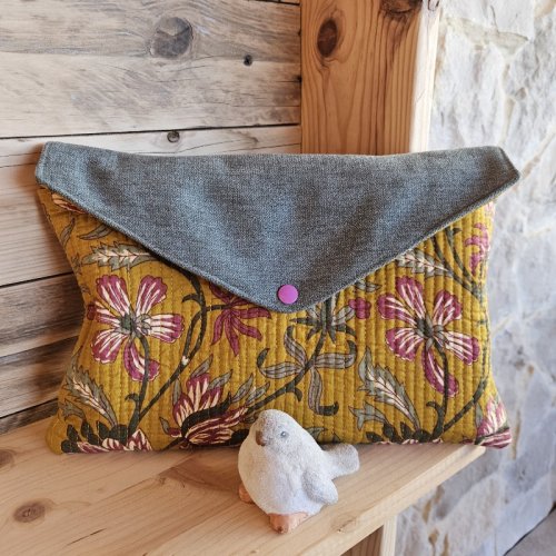 poche-a-livre-grand-format-henriette-jaune-vert-1